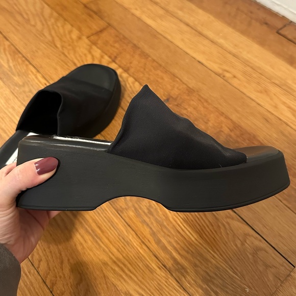 Steve Madden slinky shoes - Picture 4 of 10